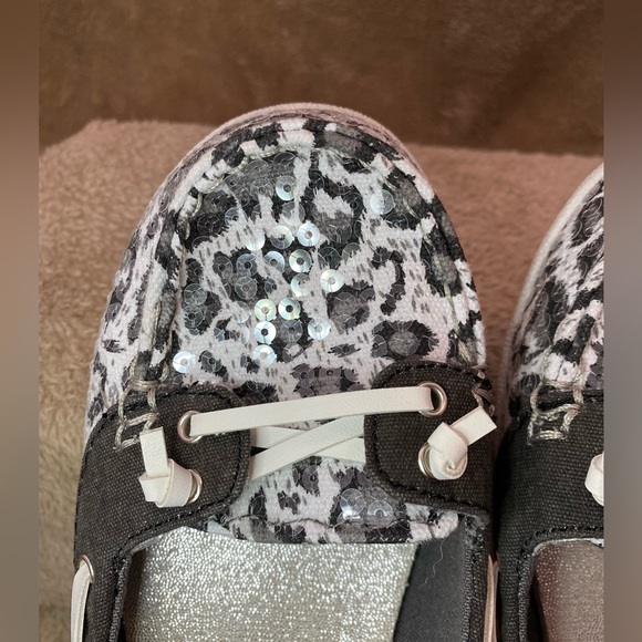 Cheetah Loafers size 7.5 - Picture 5 of 7